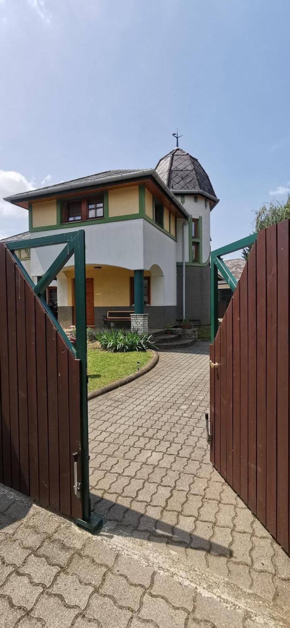 Strigonia Apartman Эстергом Экстерьер фото
